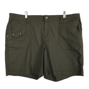 Women's Cotton Blend Dark Green Mid Rise Cargo Shorts 7" Inseam NWT Size 18